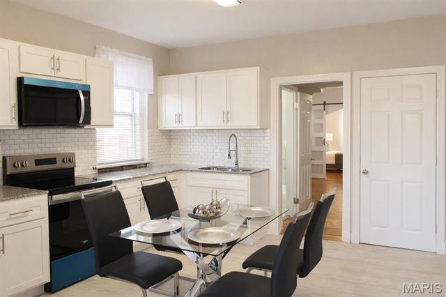 1401 E Prairie Avenue, St Louis, MO 63107