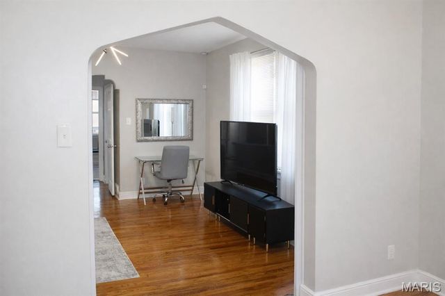 1401 E Prairie Avenue, St Louis, MO 63107