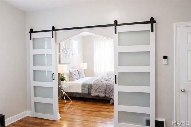 1401 E Prairie Avenue, St Louis, MO 63107