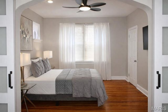 1401 E Prairie Avenue, St Louis, MO 63107