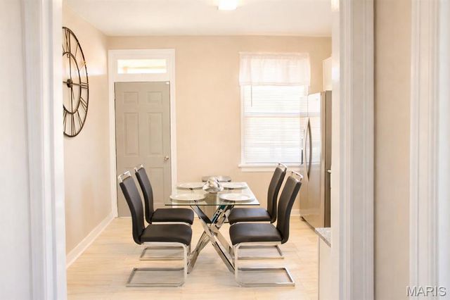 1401 E Prairie Avenue, St Louis, MO 63107