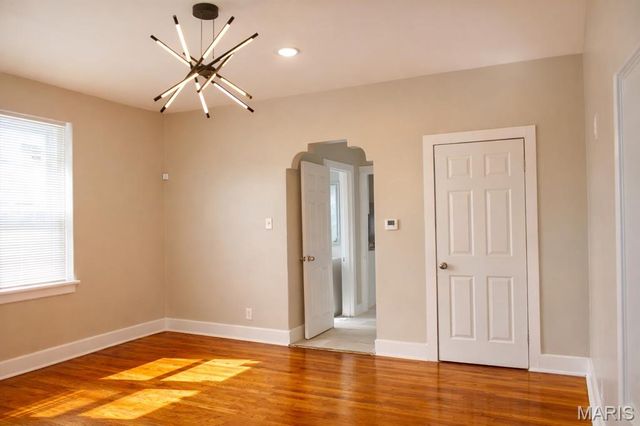 1401 E Prairie Avenue, St Louis, MO 63107