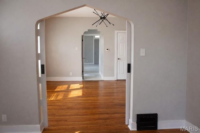 1401 E Prairie Avenue, St Louis, MO 63107