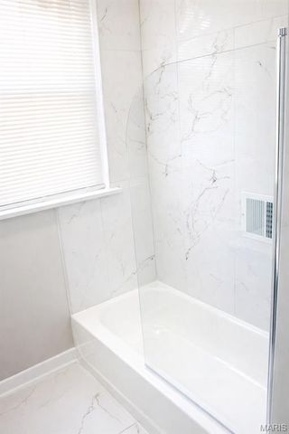 1401 E Prairie Avenue, St Louis, MO 63107