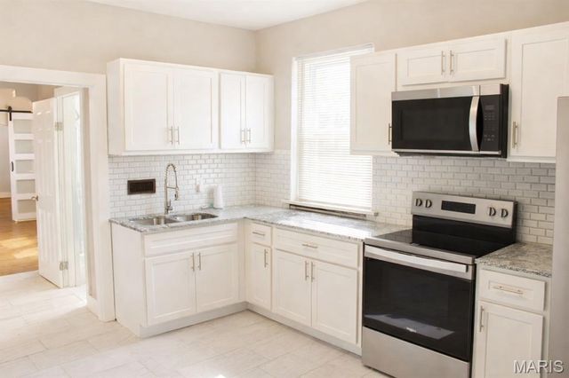 1401 E Prairie Avenue, St Louis, MO 63107