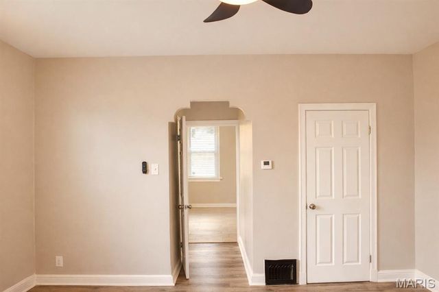 1401 E Prairie Avenue, St Louis, MO 63107