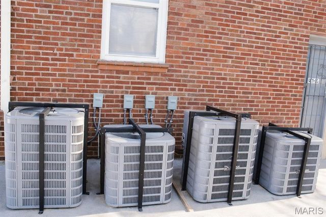 1401 E Prairie Avenue, St Louis, MO 63107