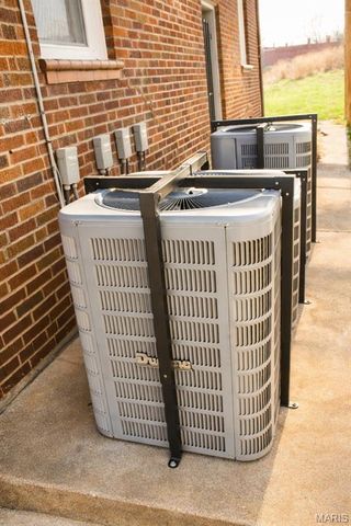 1401 E Prairie Avenue, St Louis, MO 63107