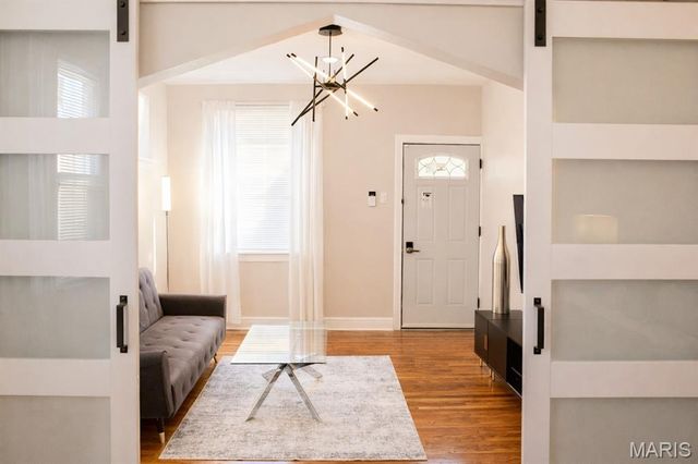 1401 E Prairie Avenue, St Louis, MO 63107