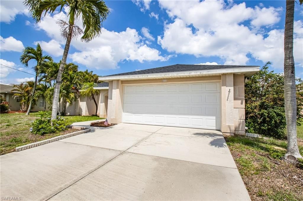 Image 2 of property listing at 5333 SW 16th PL, Cape Coral, FL 33914