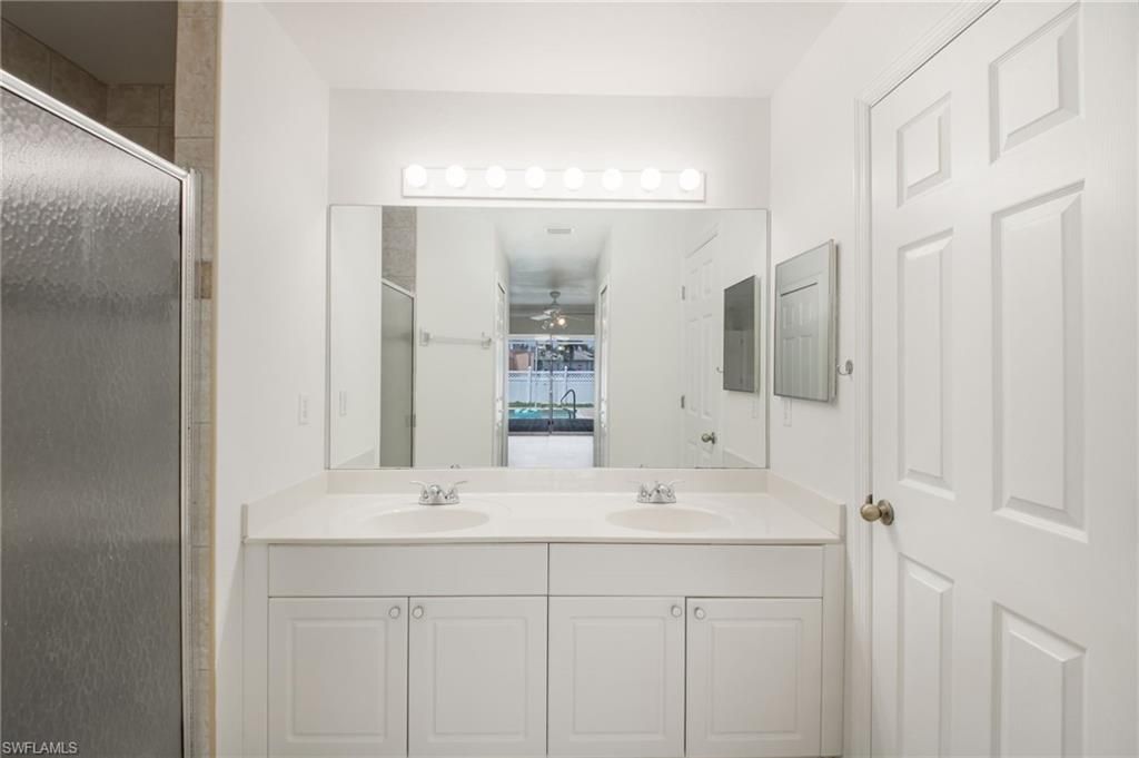 Image 27 of property listing at 5333 SW 16th PL, Cape Coral, FL 33914