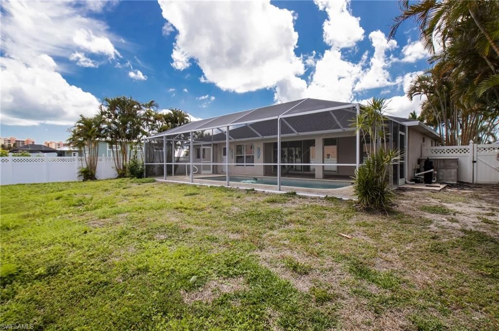 Image 37 of property listing at 5333 SW 16th PL, Cape Coral, FL 33914