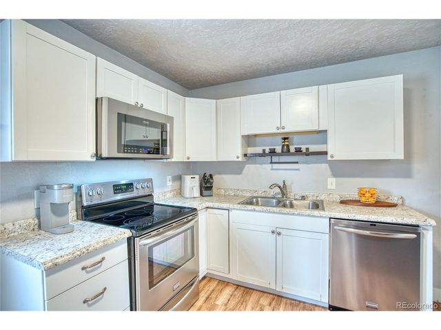 2001 5th Ave, Greeley, CO 80631