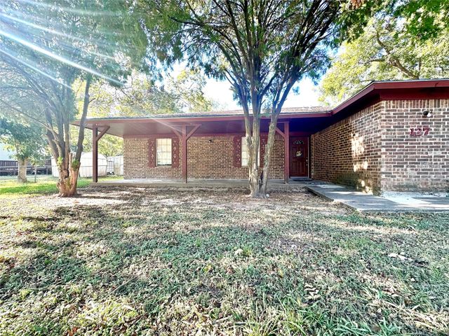 127 W Emily, Wharton, TX 77488