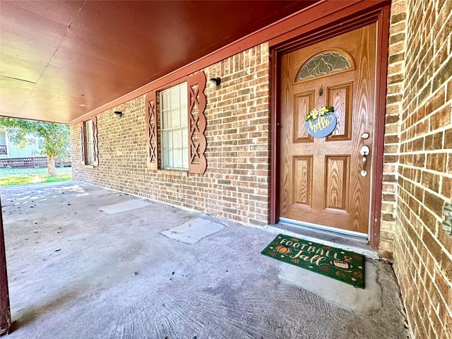127 W Emily, Wharton, TX 77488