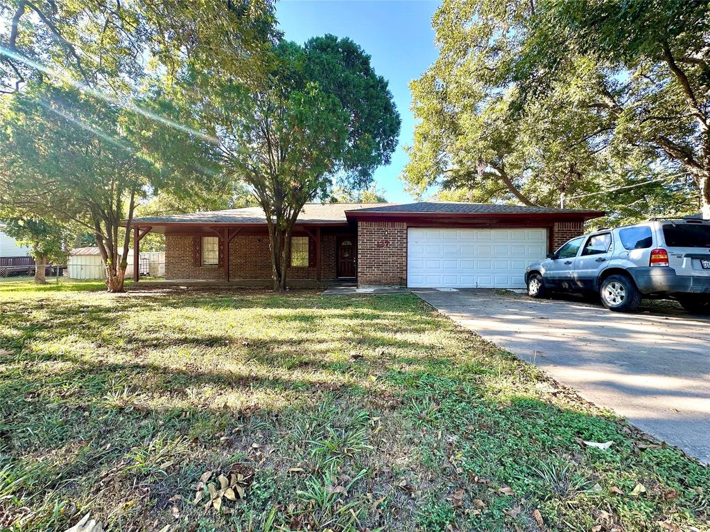 127 W Emily, Wharton, TX 77488