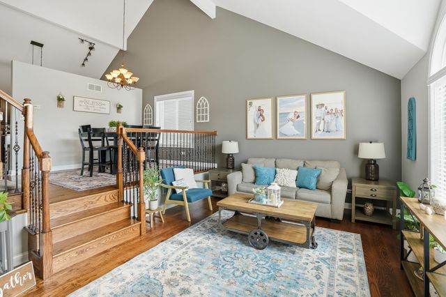 1131 Jeanne Court, Crown Point, IN 46307