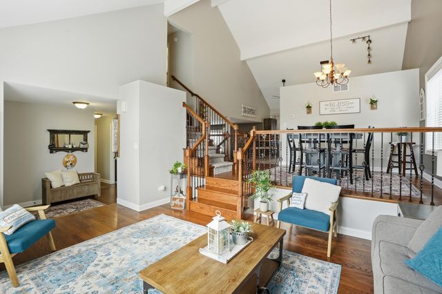 1131 Jeanne Court, Crown Point, IN 46307