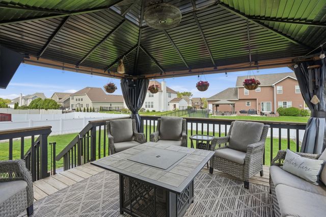 1131 Jeanne Court, Crown Point, IN 46307