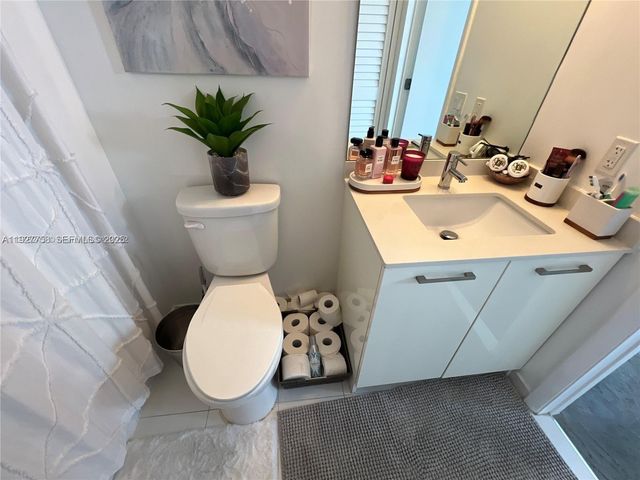 151 SE 1st St 702, Miami, FL 33131