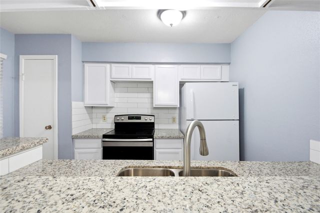 8918 Bissonnet Street 112, Houston, TX 77074