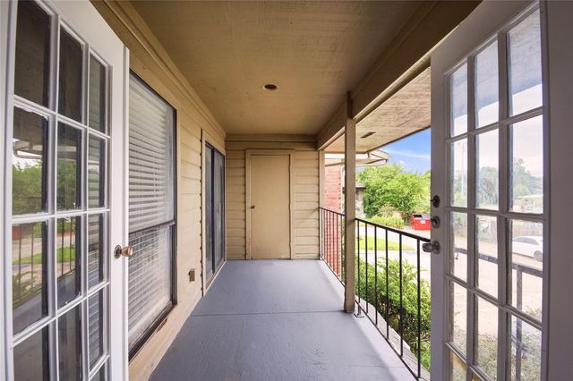 8918 Bissonnet Street 112, Houston, TX 77074