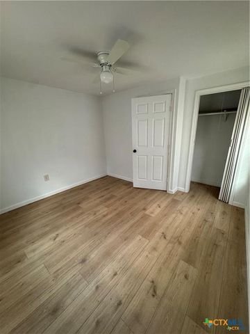 1209 Raymond Street, Seguin, TX 78155