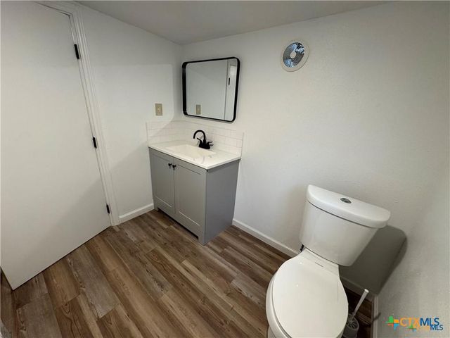 1209 Raymond Street, Seguin, TX 78155