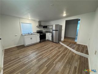 1209 Raymond Street, Seguin, TX 78155