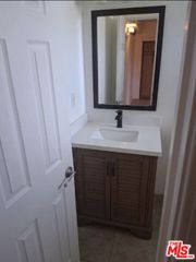 13757 VANOWEN Street 1, Van Nuys (los Angeles), CA 91405