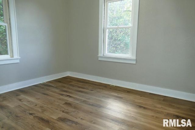 700 N MAIN Street, East Peoria, IL 61611