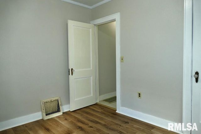 700 N MAIN Street, East Peoria, IL 61611