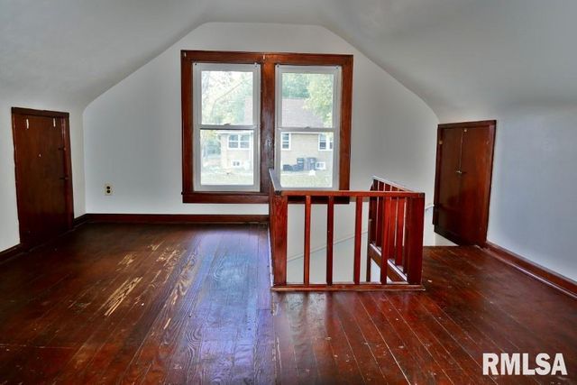 700 N MAIN Street, East Peoria, IL 61611