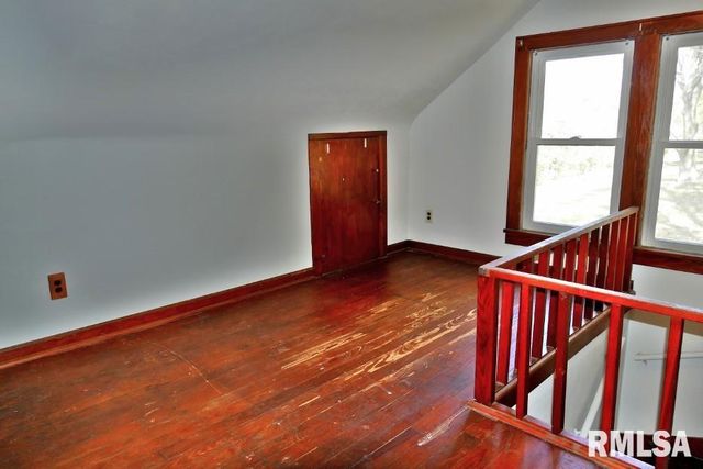 700 N MAIN Street, East Peoria, IL 61611