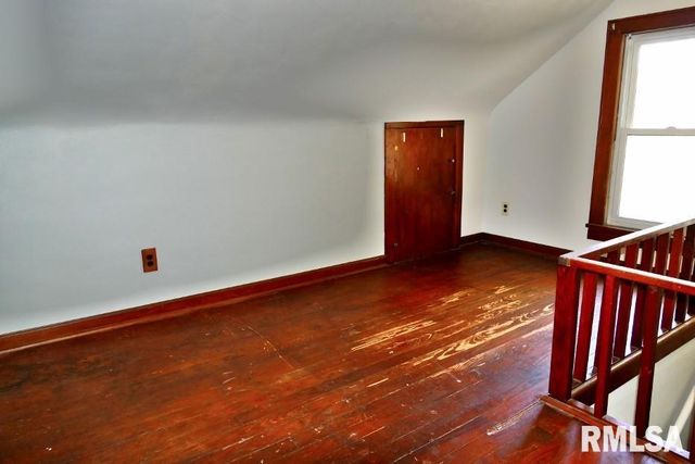 700 N MAIN Street, East Peoria, IL 61611