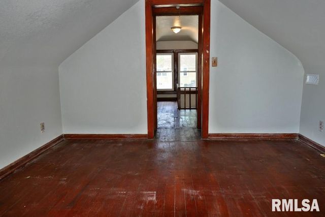 700 N MAIN Street, East Peoria, IL 61611