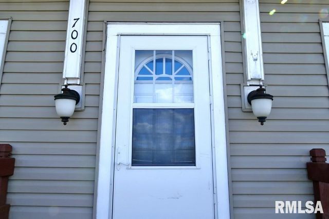 700 N MAIN Street, East Peoria, IL 61611