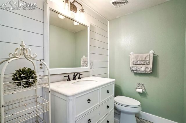 14525 Gleneagle Drive, Colorado Springs, CO 80921