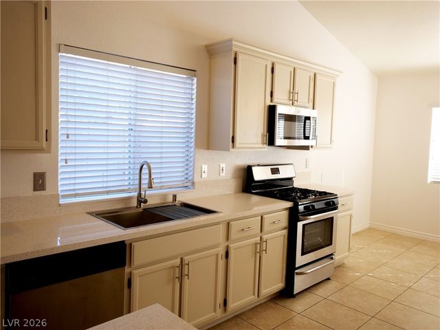 5525 Desert Valley Drive, Las Vegas, NV 89149