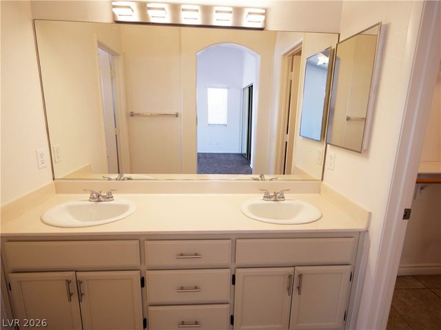 5525 Desert Valley Drive, Las Vegas, NV 89149