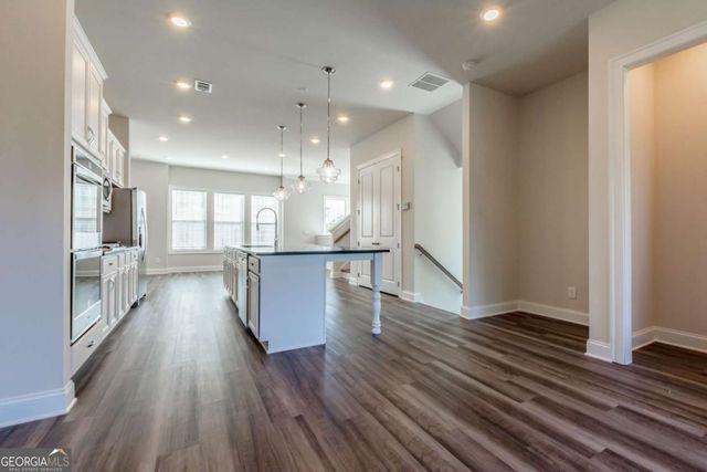 1662 Mountain Top Lane, Smyrna, GA 30082