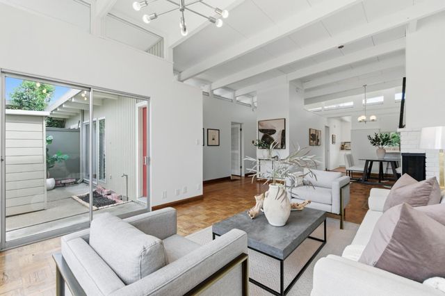 3909 Middlefield Road F, Palo Alto, CA 94303