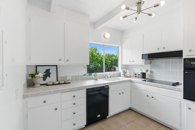 3909 Middlefield Road F, Palo Alto, CA 94303