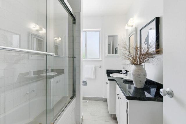 3909 Middlefield Road F, Palo Alto, CA 94303