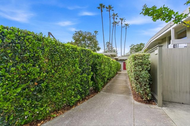 3909 Middlefield Road F, Palo Alto, CA 94303