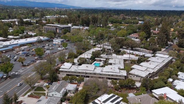 3909 Middlefield Road F, Palo Alto, CA 94303