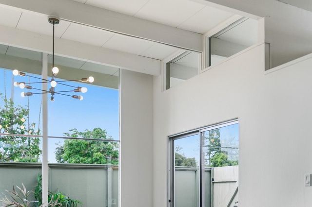 3909 Middlefield Road F, Palo Alto, CA 94303