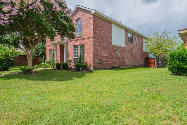 925 Clear Creek Drive, Mesquite, TX 75181