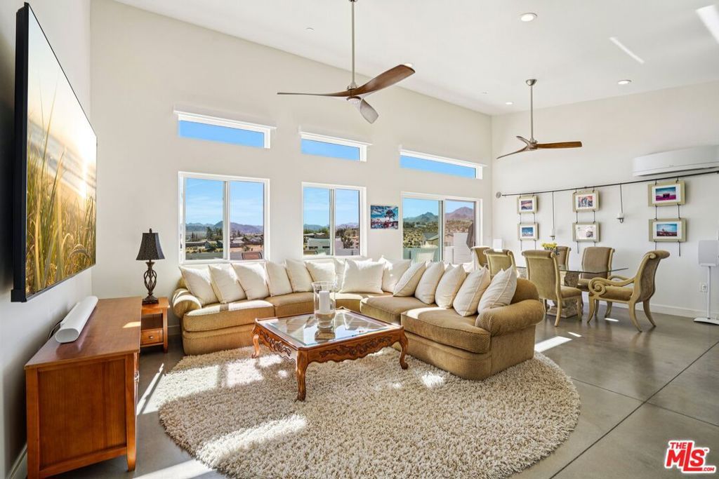 Image 11 of property listing at 6792 San Angelo Avenue, Joshua Tree, CA 92252