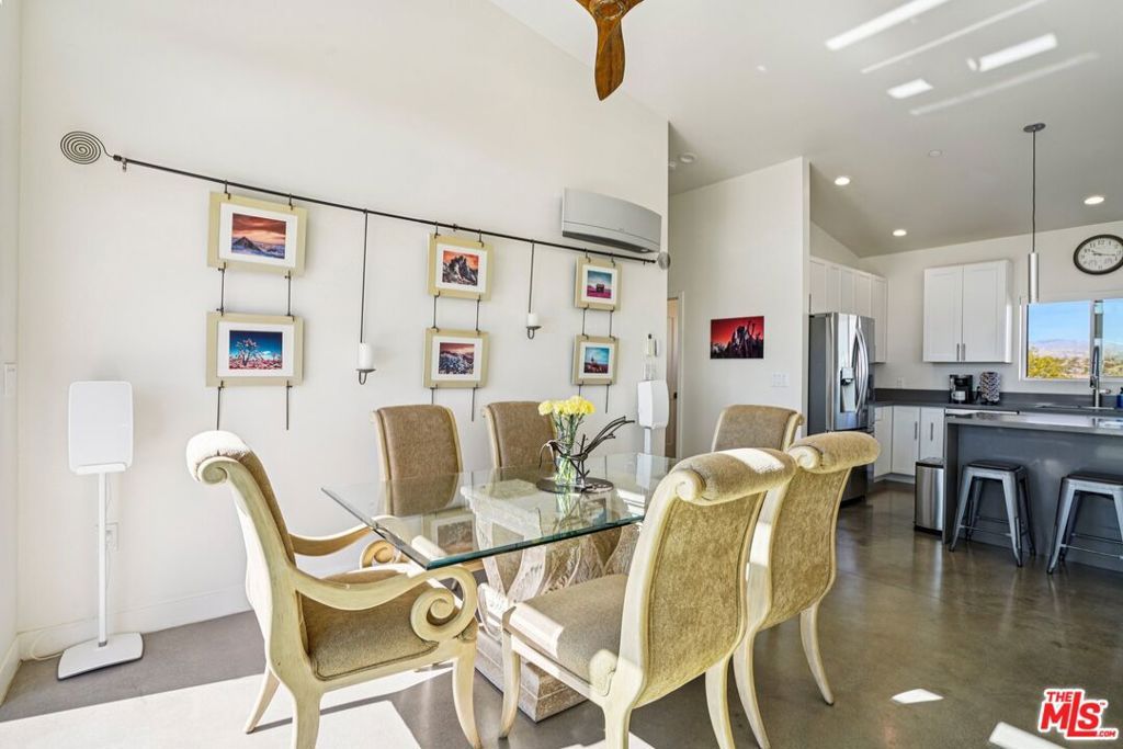 Image 13 of property listing at 6792 San Angelo Avenue, Joshua Tree, CA 92252